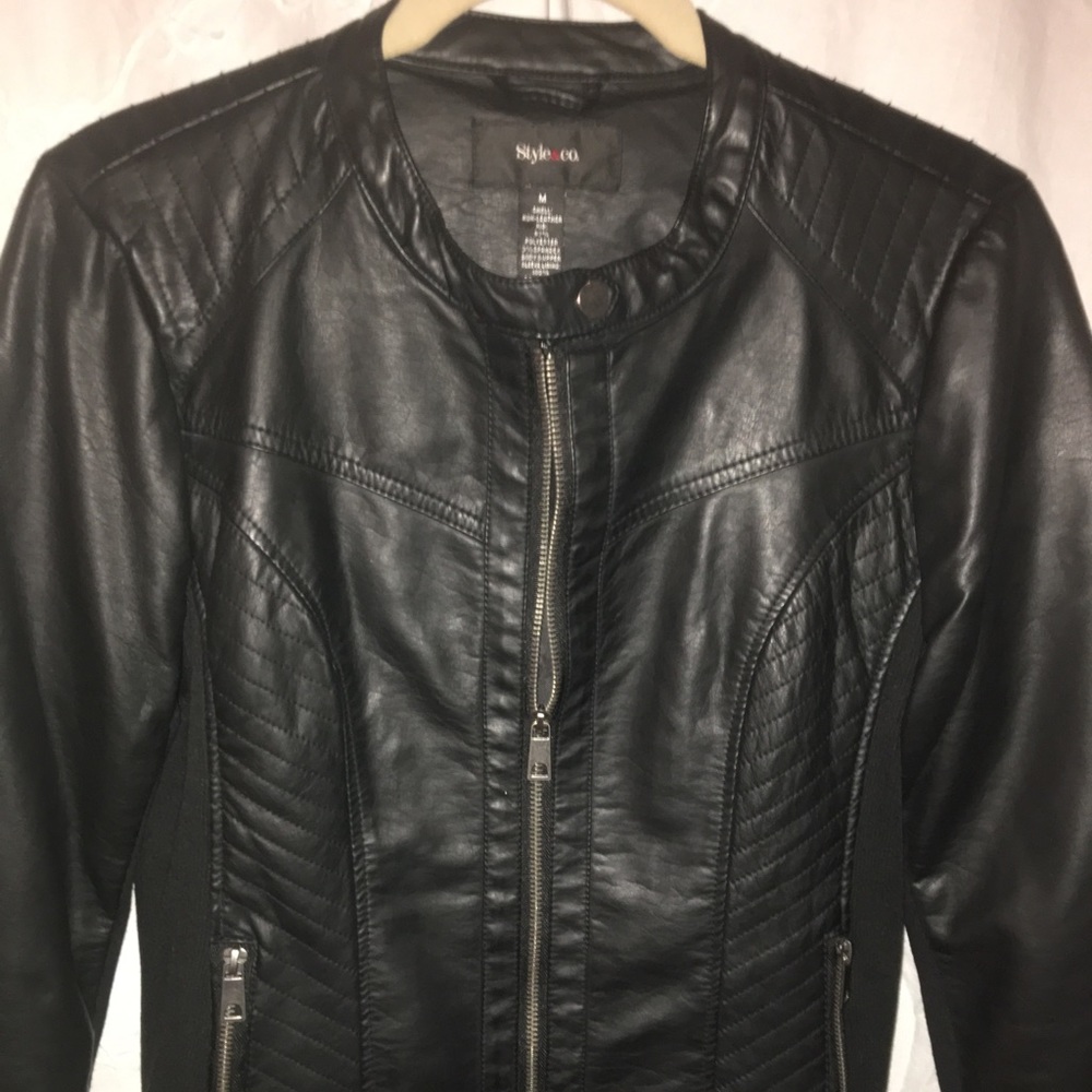 Size medium, ladies jacket.